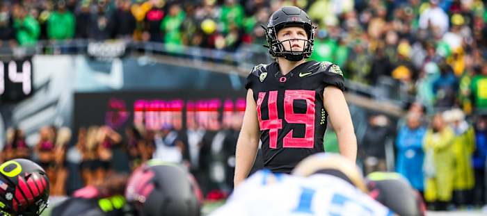 Oregon Ducks kicker Camden Lewis lines up against the UCLA Bruins.